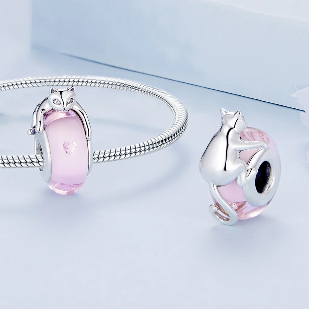Gnoce Śliczny kot leżący na różowym szkle Charms - Image 3