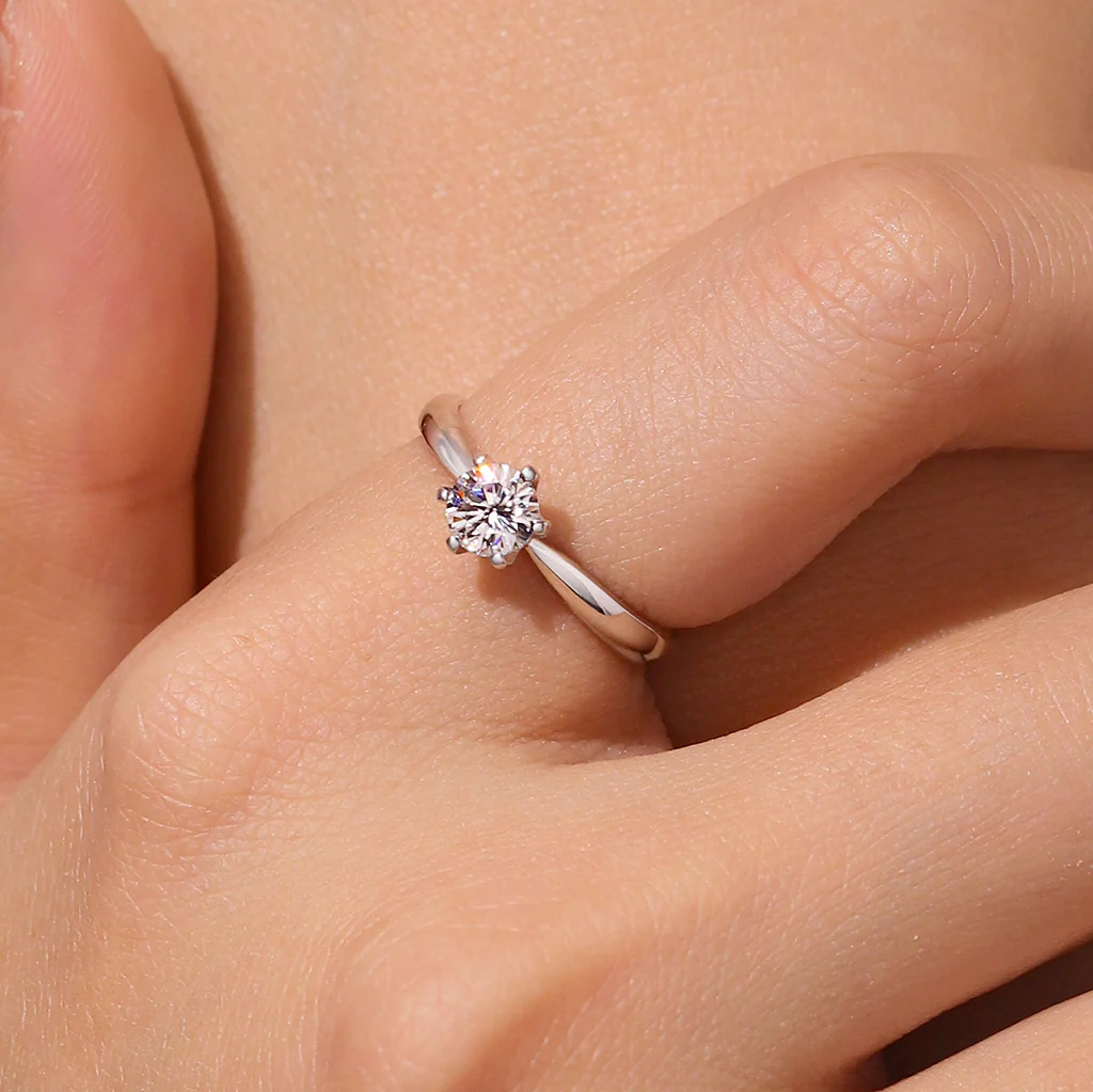 Gnoce Pierścień Halo Okrągły Moissanite Mieszanka srebra platerowanego platyną - Image 5