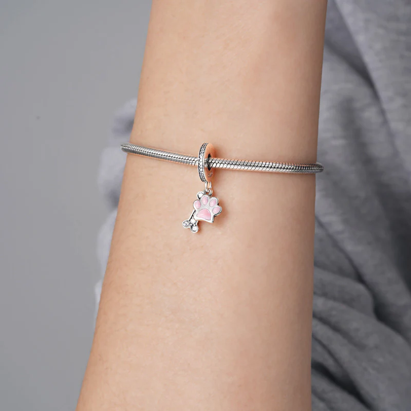 Zawieszk-Charms w kształcie łapy i kości ze srebra próby 925 inkrustowana kryształowymi kamieniami szlachetnymi - Image 3