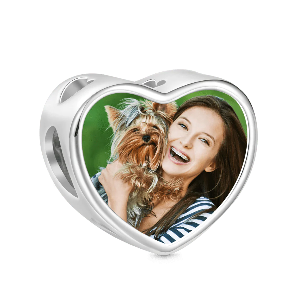 Gnoce Charms Snoopy przytulający Charliego Browna z personalizowanym zdjęciem w kształcie serca - Image 2